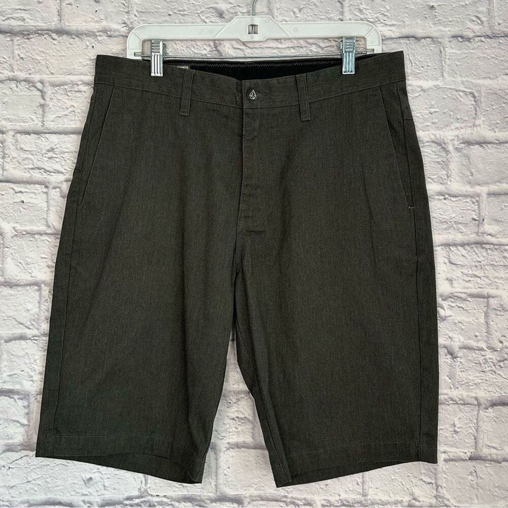 Volcom Men’s 32 Gray Shorts Corpo Class Chino Flat Front Skater Casual 10 Inseam
